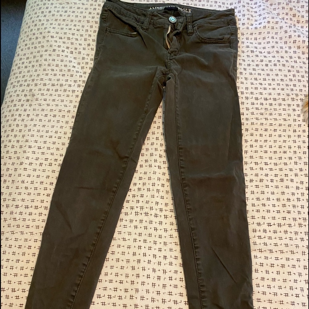 Army green American eagle skinny jeans. Size 0